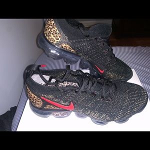 W NIKE AIR VAPORMAX FLYKNIT 2 SIZE 7